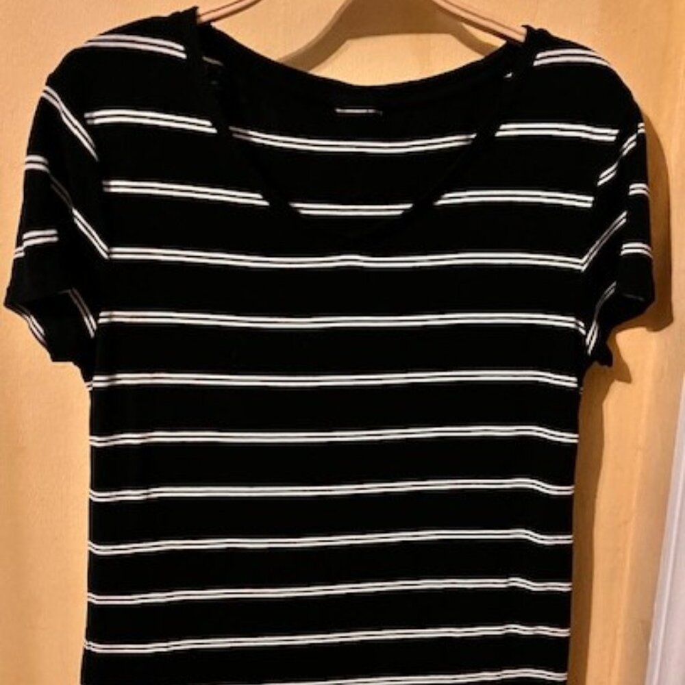 Aeropostale Very Dark Blue Short Sleeved Shirt, bright pairs of White Stripes